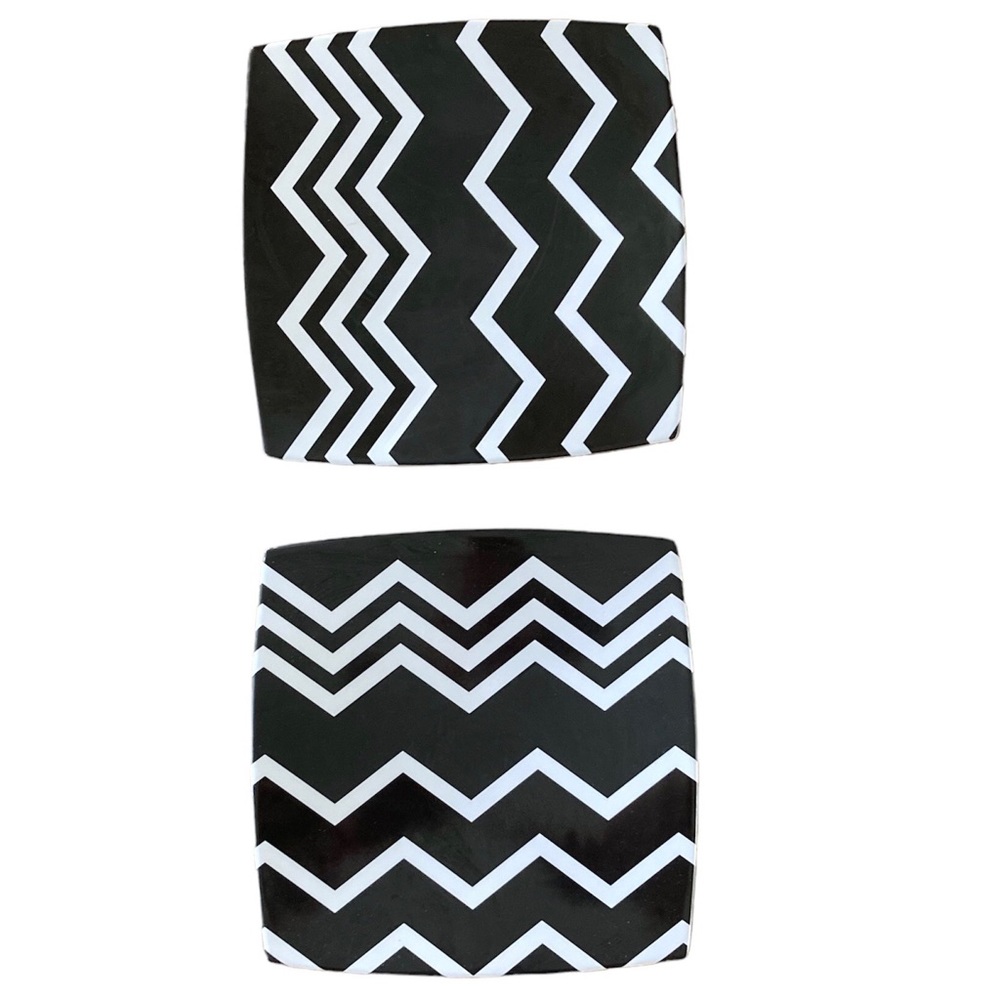 MISSONI for Target Zigzag Dinner Plates Melamine 2 Black & White NEW